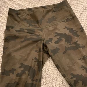Lululemon athletica camouflage crop leggings